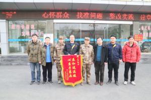 情系供暖路，軍民一家親